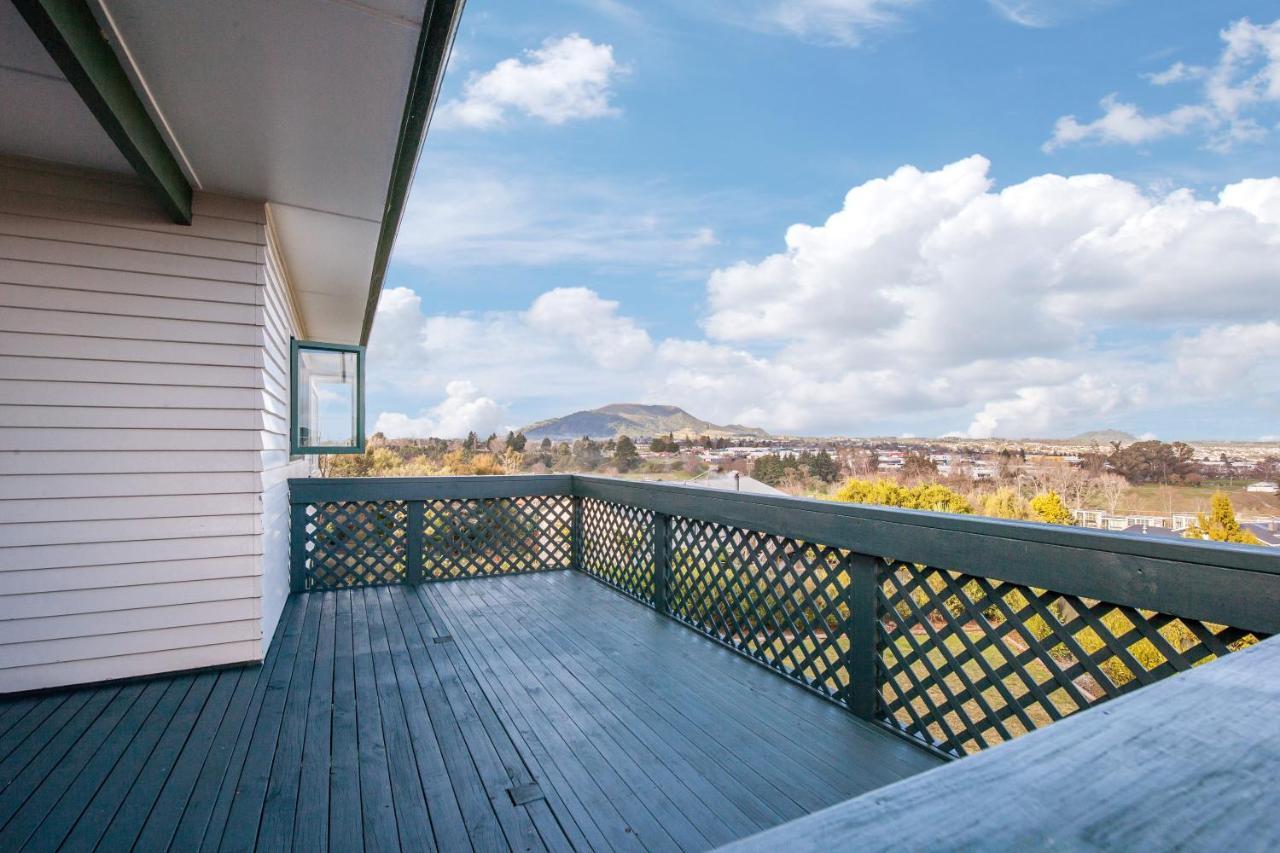 Kaihua Lookout - Taupo Holiday Home Экстерьер фото