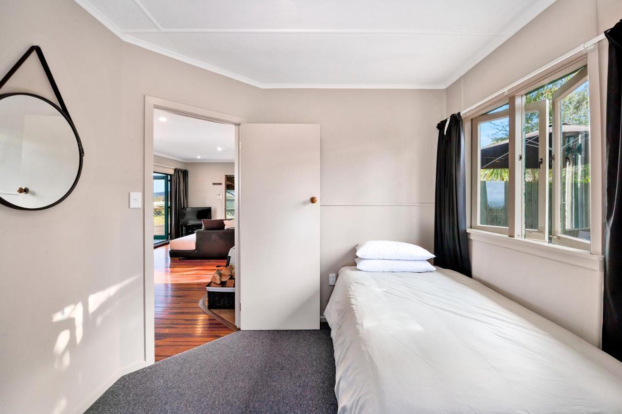 Kaihua Lookout - Taupo Holiday Home Экстерьер фото